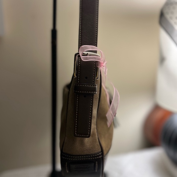 Coach Suede Brown Hamptons Shoulder Bag 🤎 - Picture 6 of 15